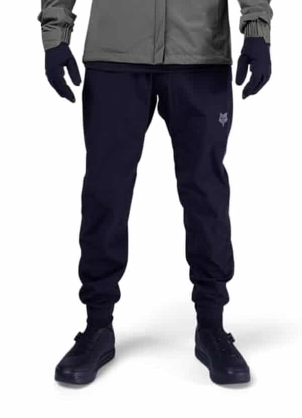 Découvrez notre analyse de la Fox Ranger Water Jacket : une veste VTT alliant performance et style pour vos aventures en plein air.