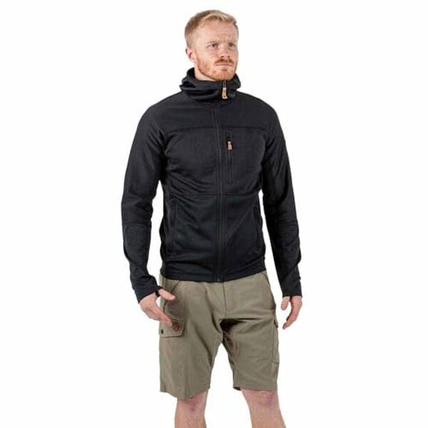 Découvrez notre test complet du sweat polaire Fjallraven Abisko Trail à capuche : performances, confort et qualité. Avis détaillé et conseils d'achat pour ce vêtement de rando. 